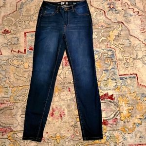 Rewash mid-rise skinny jeans size 7/28
